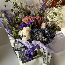 Load image into Gallery viewer, Dried Floral Bouquet